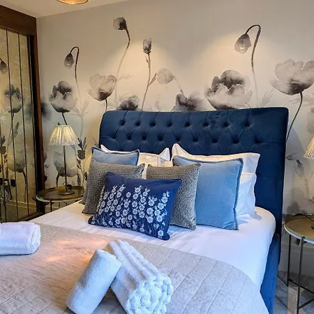 Апартаменты The Old Fire Station Luxury